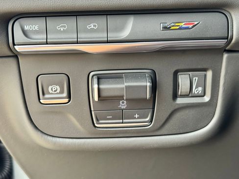 Used 2025 Cadillac Escalade V image 26