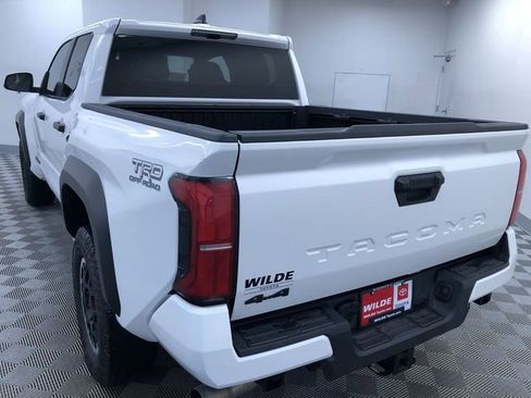 Used 2024 Toyota Tacoma TRD Off-Road image 4
