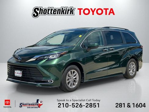 Certified 2023 Toyota Sienna XLE w/ XLE Plus Package FWD image 1