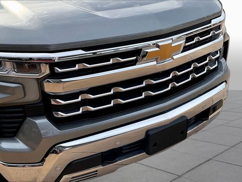 Used 2024 Chevrolet Silverado 1500 LTZ AWD/4WD image 29