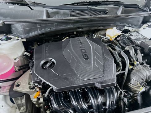 Used 2025 Kia Sportage LX image 31