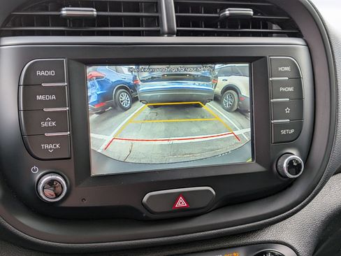 Used 2020 Kia Soul LX FWD image 23