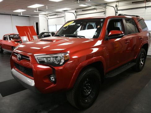 Certified 2023 Toyota 4Runner TRD Off-Road Premium w/ Moonroof Package AWD/4WD image 4