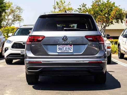Used 2022 Volkswagen Tiguan SE w/ Panoramic Sunroof Package AWD/4WD image 7