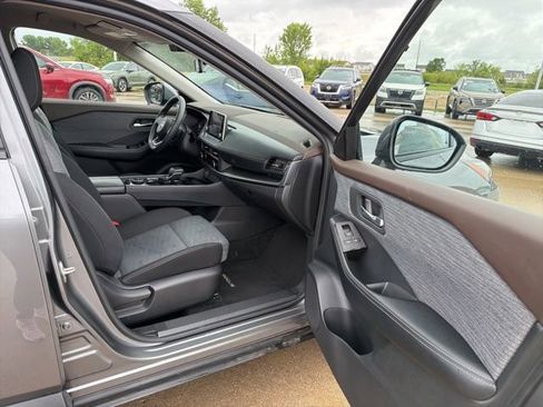 Certified 2023 Nissan Rogue SV AWD/4WD image 18