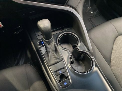 Used 2020 Toyota Camry LE image 20