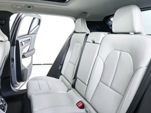 New 2026 Volvo XC40 B5 Plus w/ Protection Package Premier AWD/4WD image 20