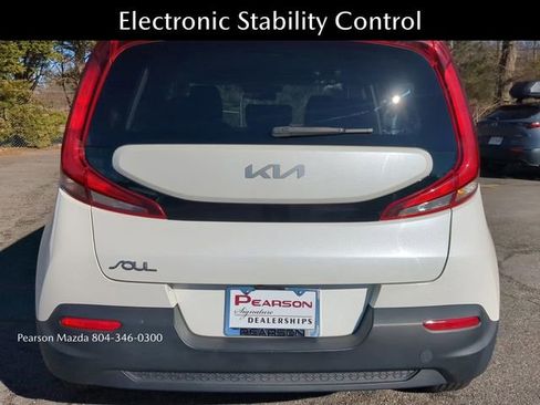 Used 2022 Kia Soul LX image 5