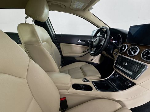 Used 2018 Mercedes-Benz GLA 250 image 27