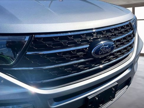 Used 2021 Ford Explorer XLT AWD/4WD image 29