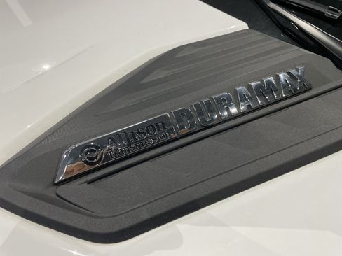 Used 2024 Chevrolet Silverado 2500 LTZ w/ LTZ Premium Package AWD/4WD image 14