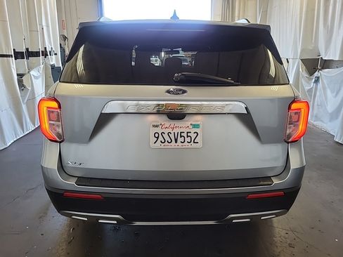 Used 2023 Ford Explorer XLT w/ Equipment Group 202A RWD image 6