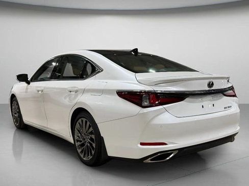 Used 2024 Lexus ES 350 Ultra Luxury image 5