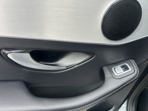 Used 2021 Mercedes-Benz C 300 Sedan image 18