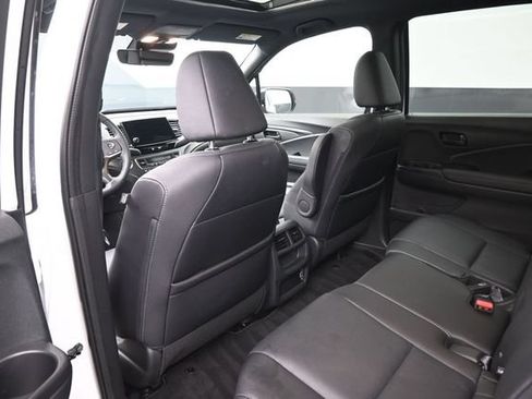 Used 2023 Honda Passport EX-L image 23