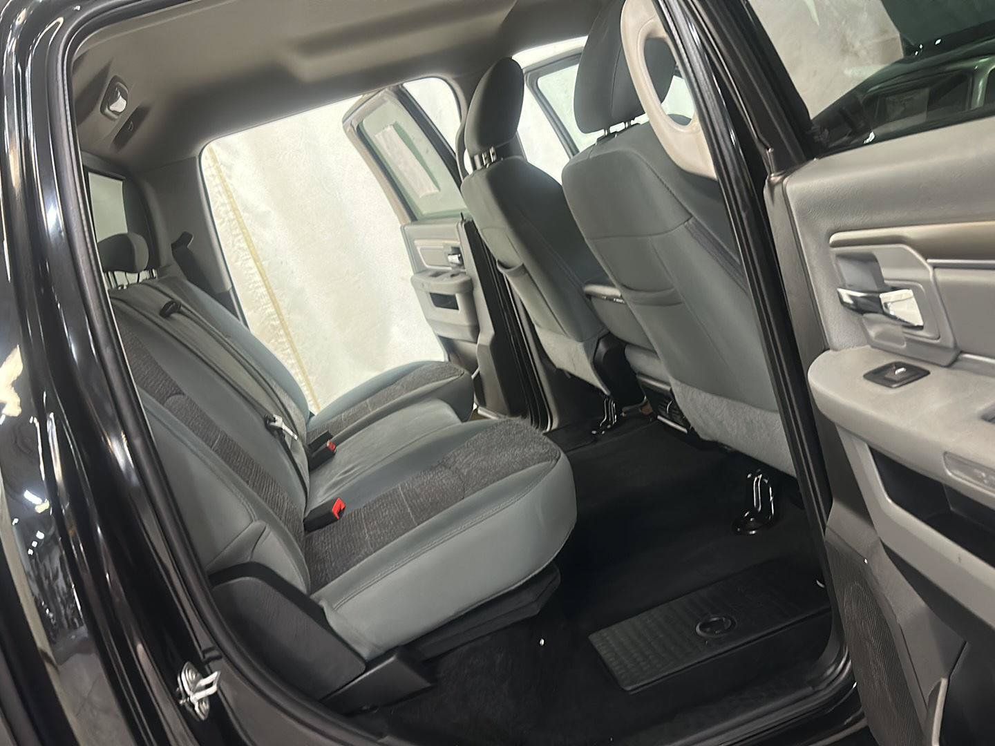 Certified 2017 RAM 1500 Big Horn AWD/4WD image 32