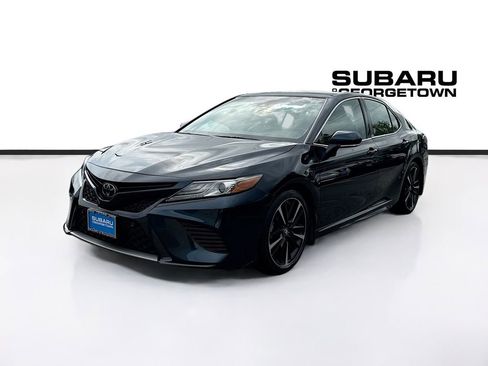 Used 2018 Toyota Camry XSE image 3