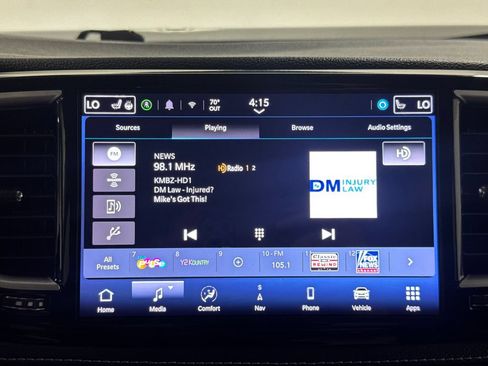 Used 2024 Chrysler Pacifica Limited FWD image 12