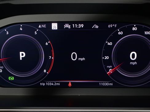 Used 2024 Volkswagen Tiguan SEL R-Line AWD/4WD image 43