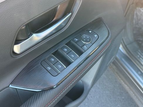 New 2026 Nissan Kicks SR FWD image 13