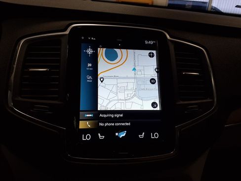 Used 2021 Volvo XC90 T6 Momentum w/ Climate Package image 25