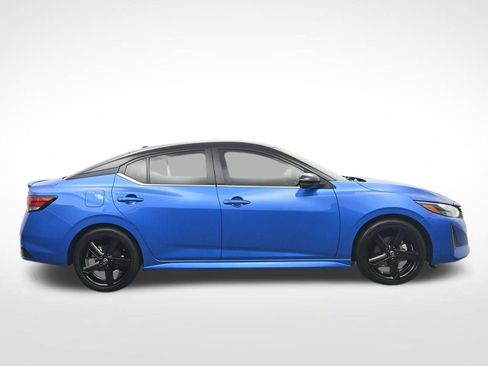 Used 2024 Nissan Sentra SR w/ SR Premium Package FWD image 4