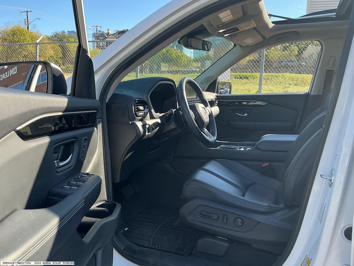 Used 2024 Honda Pilot Touring image 7