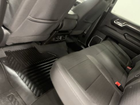 Used 2024 GMC Sierra 1500 SLE image 17