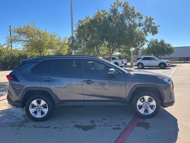 Used 2020 Toyota RAV4 XLE w/ Convenience Package AWD/4WD image 4