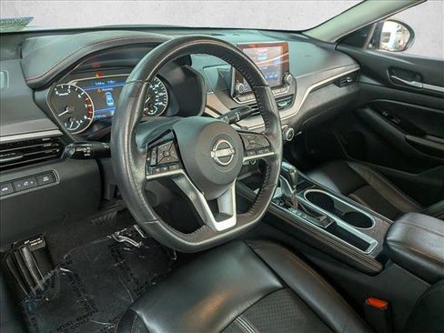 Used 2024 Nissan Altima 2.5 SR FWD image 19