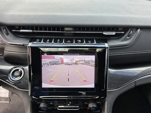 Used 2022 Jeep Grand Cherokee Altitude image 23