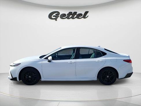 Certified 2025 Toyota Camry SE w/ Convenience Package FWD image 2