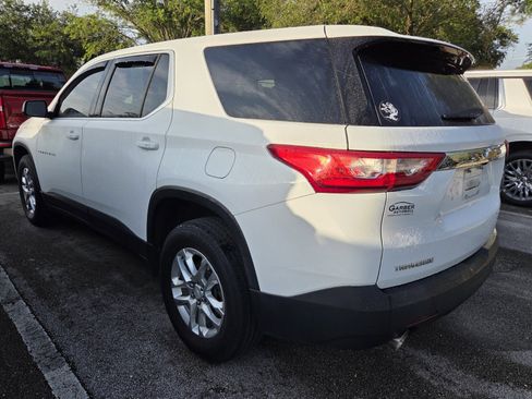Used 2021 Chevrolet Traverse LS FWD image 3