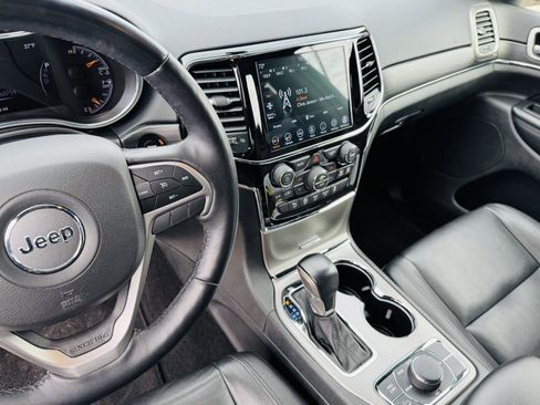Used 2022 Jeep Grand Cherokee Limited image 15