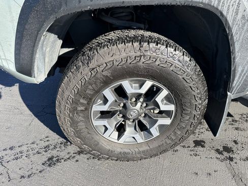 Certified 2023 Toyota Tacoma TRD Off-Road image 6