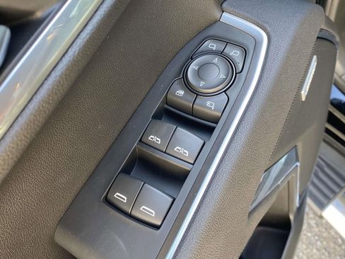 Used 2025 Chevrolet Silverado 1500 LTZ AWD/4WD image 18