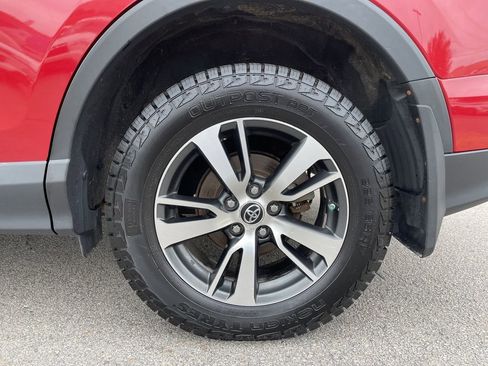 Used 2016 Toyota RAV4 XLE AWD/4WD image 10