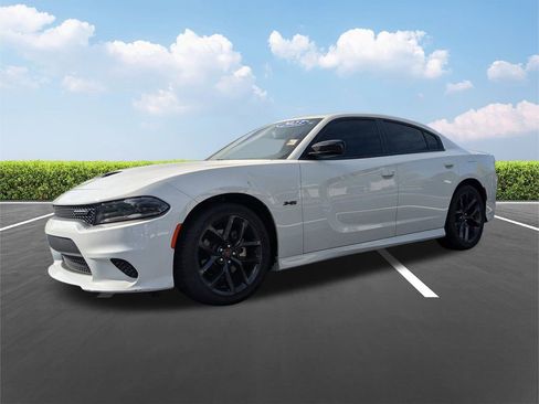 Used 2023 Dodge Charger R/T w/ Blacktop Package image 8