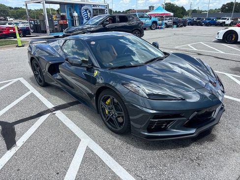 Used 2021 Chevrolet Corvette Stingray Premium Conv w/ Z51 Performance Package RWD image 2