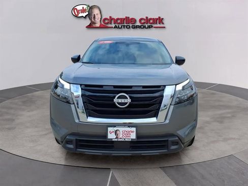 Used 2023 Nissan Pathfinder S image 8