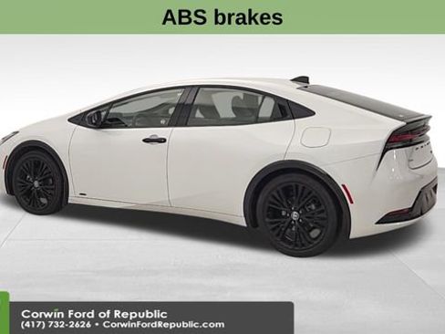 Used 2025 Toyota Prius AWD image 5