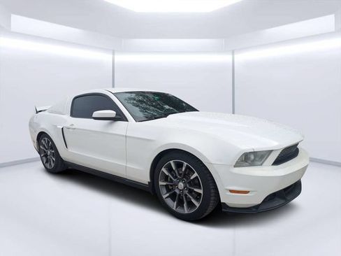 Used 2011 Ford Mustang GT Premium w/ Electronics Pkg RWD image 1