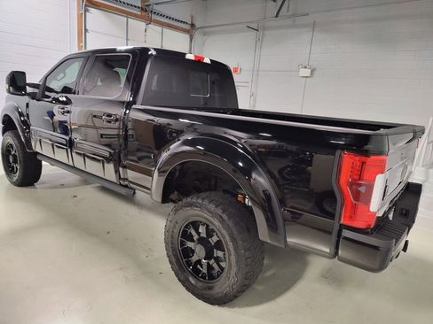 Used 2018 Ford F250 Lariat w/ Lariat Ultimate Package image 19