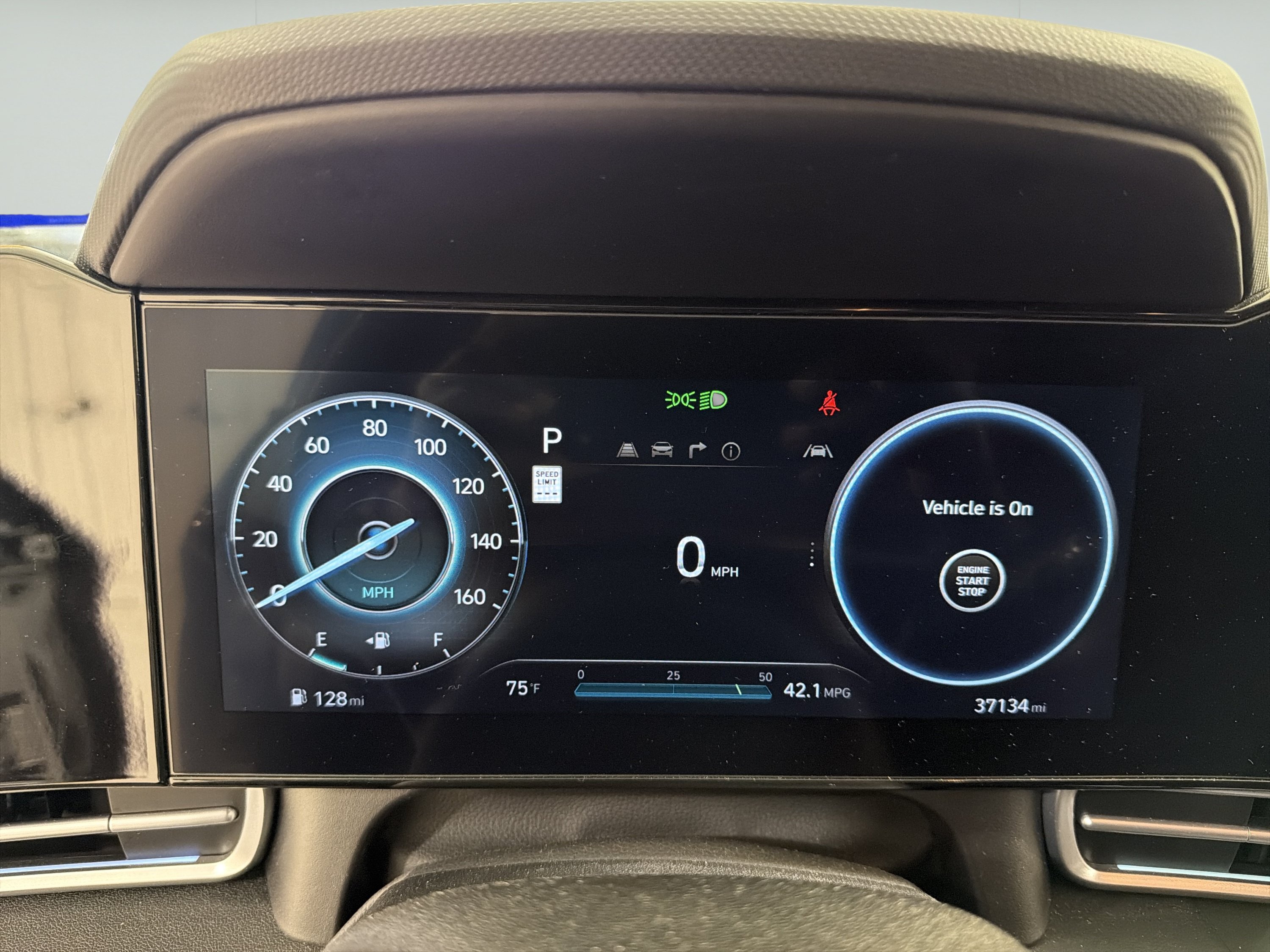Used 2024 Hyundai Elantra SEL w/ Convenience Package FWD image 16