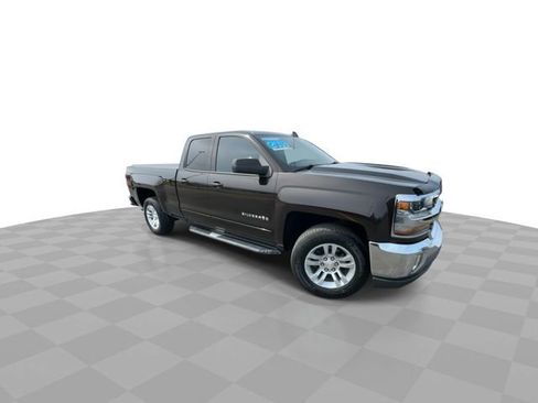 Used 2018 Chevrolet Silverado 1500 LT w/ All Star Edition image 2