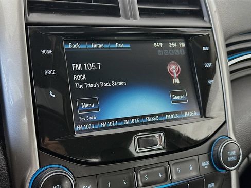 Used 2015 Chevrolet Malibu LT w/ Leather Package FWD image 17