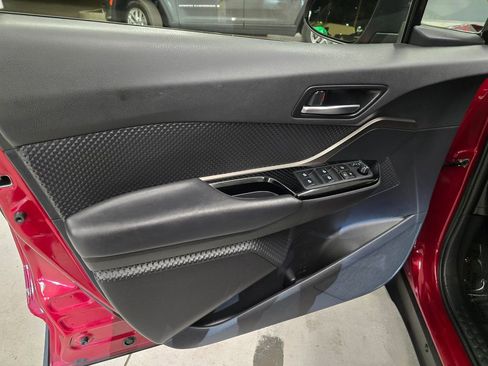Used 2019 Toyota C-HR XLE image 12
