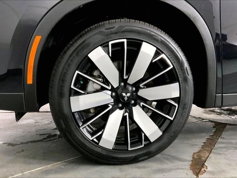 Used 2025 Mitsubishi Outlander SE image 9