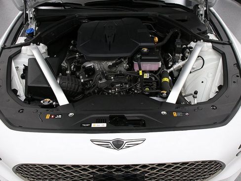 Used 2025 Genesis G70 2.5T image 29