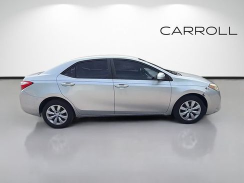 Used 2014 Toyota Corolla LE FWD image 2